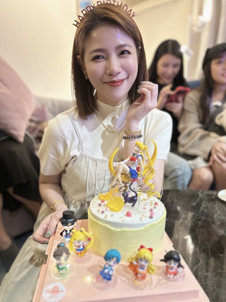 本來其實沒想嫁！蘿莉塔曝閨蜜「踢男友膝蓋」逼跪求婚　出糗場面超尷尬：又不是非他不可