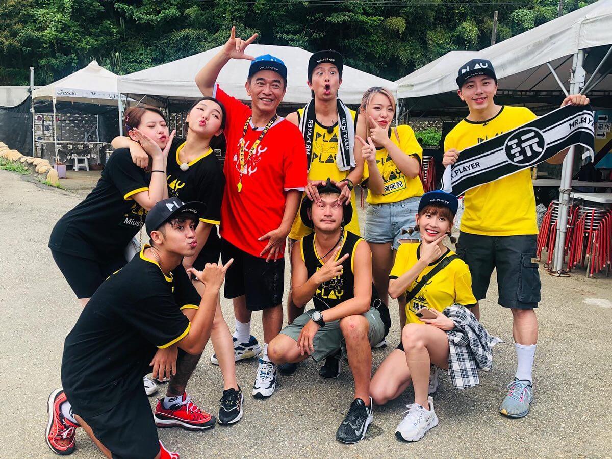 攝影突抽筋!KID《玩很大》扛7kg腳架「攻頂合歡山」被讚爆!
