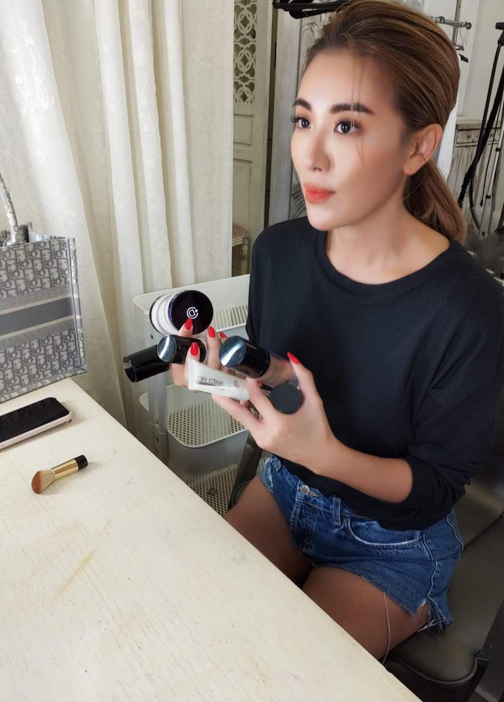 小禎PO美照遭酸「修到都變形了」!霸氣嗆酸民:體脂19修屁?