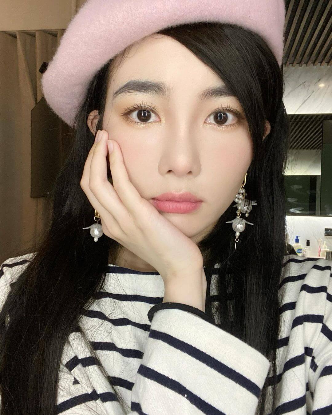 舒子晨挨告「撂黑衣人強迫解約」!審判出爐:有感覺臉很腫?
