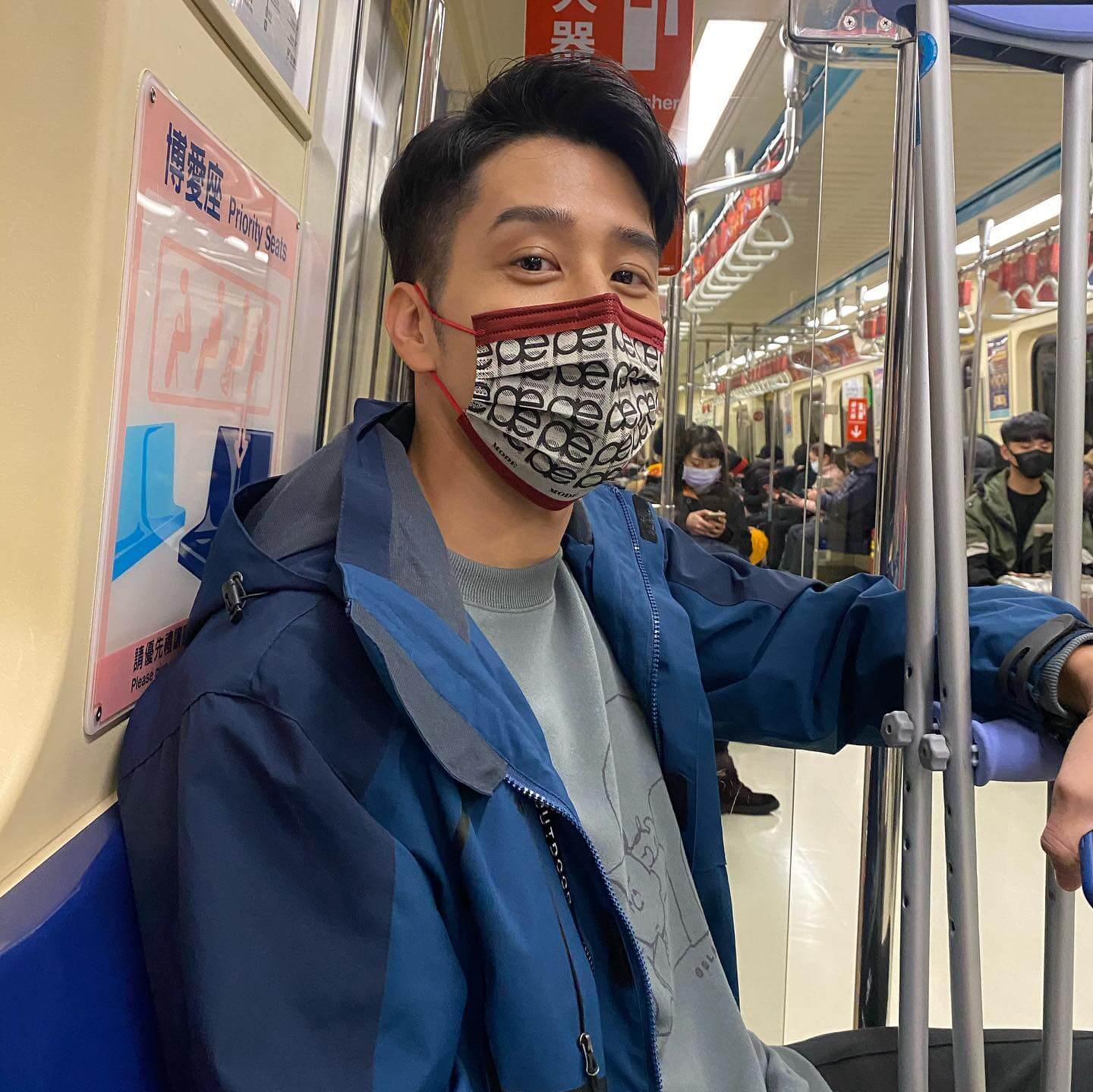 終於站起來了!胡宇威「骨折4個月」告別輪椅 網嗨:端午節比賽划龍舟啦!