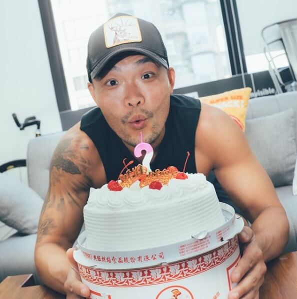 出道17年仍是「無殼蝸牛」!李玖哲走路到信義區上班 省錢拚買房!