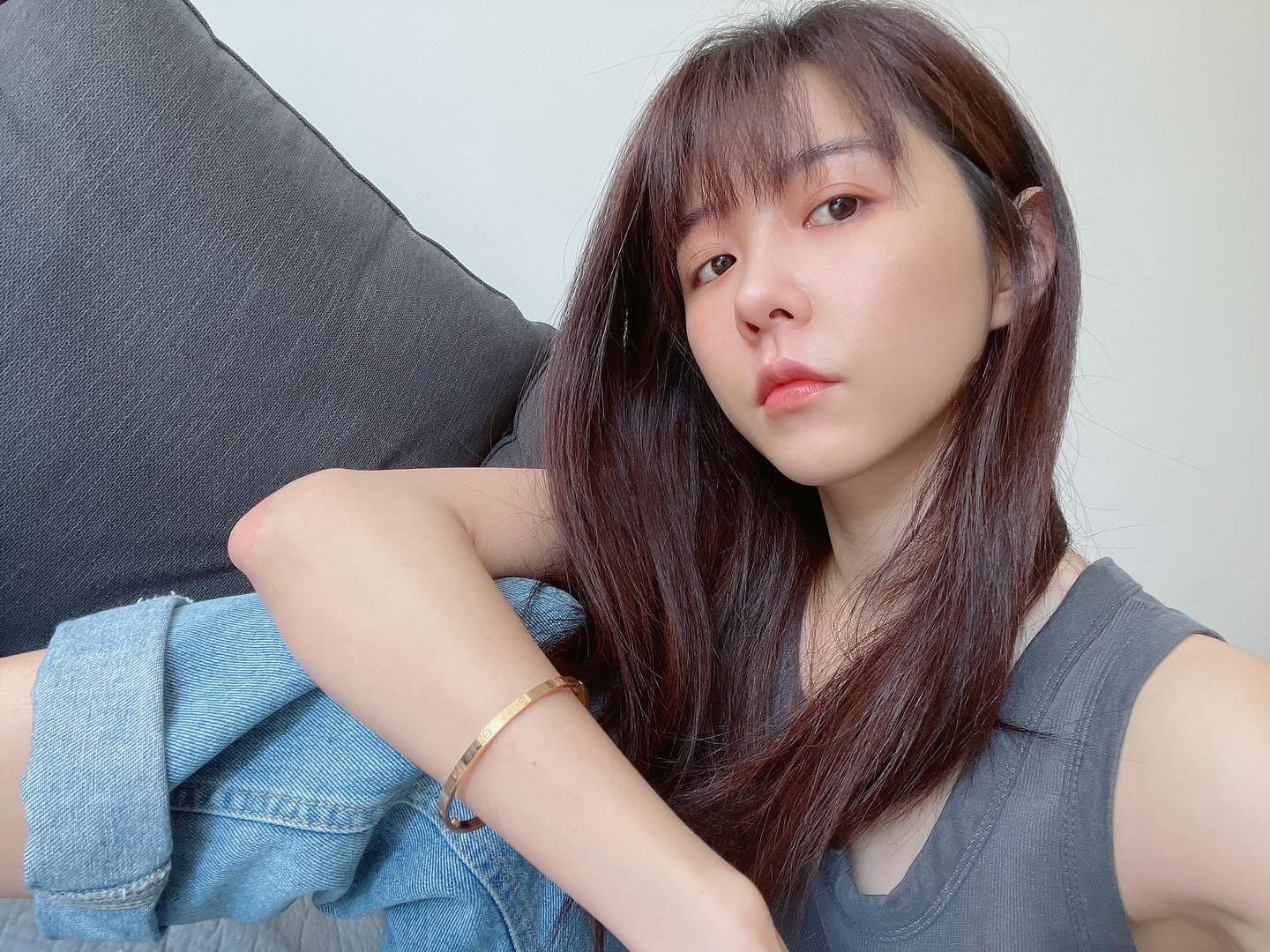 敗家惹怒邵雨薇!吳慷仁防疫在家「手滑賠光錢」 女友氣瘋:不想理他