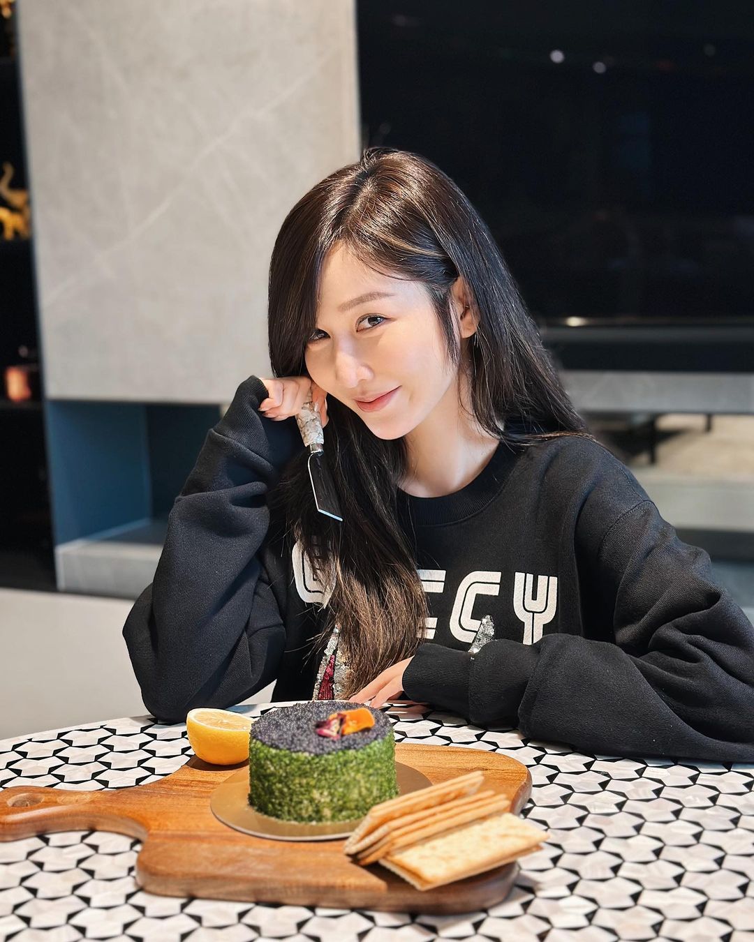 「PO出被偷拍床照」遭轟炒作！曾莞婷親回5點反擊酸民　掀熱議