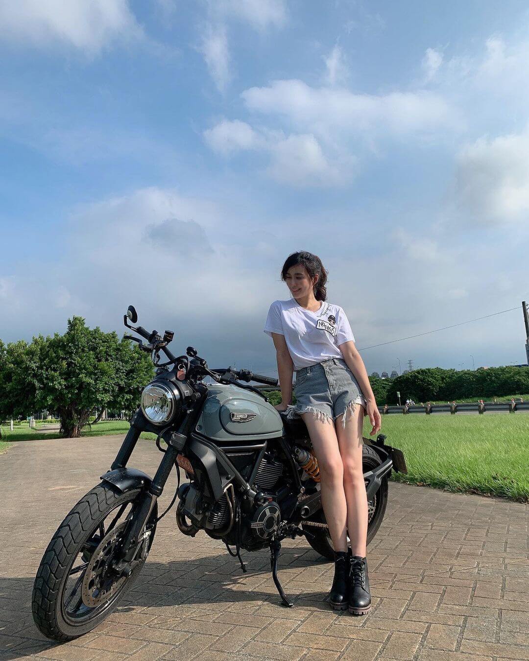 鄉土劇仙女突曝「做8年牙助」!許鈞鈞公開隱藏身份網暴動:我要掛號