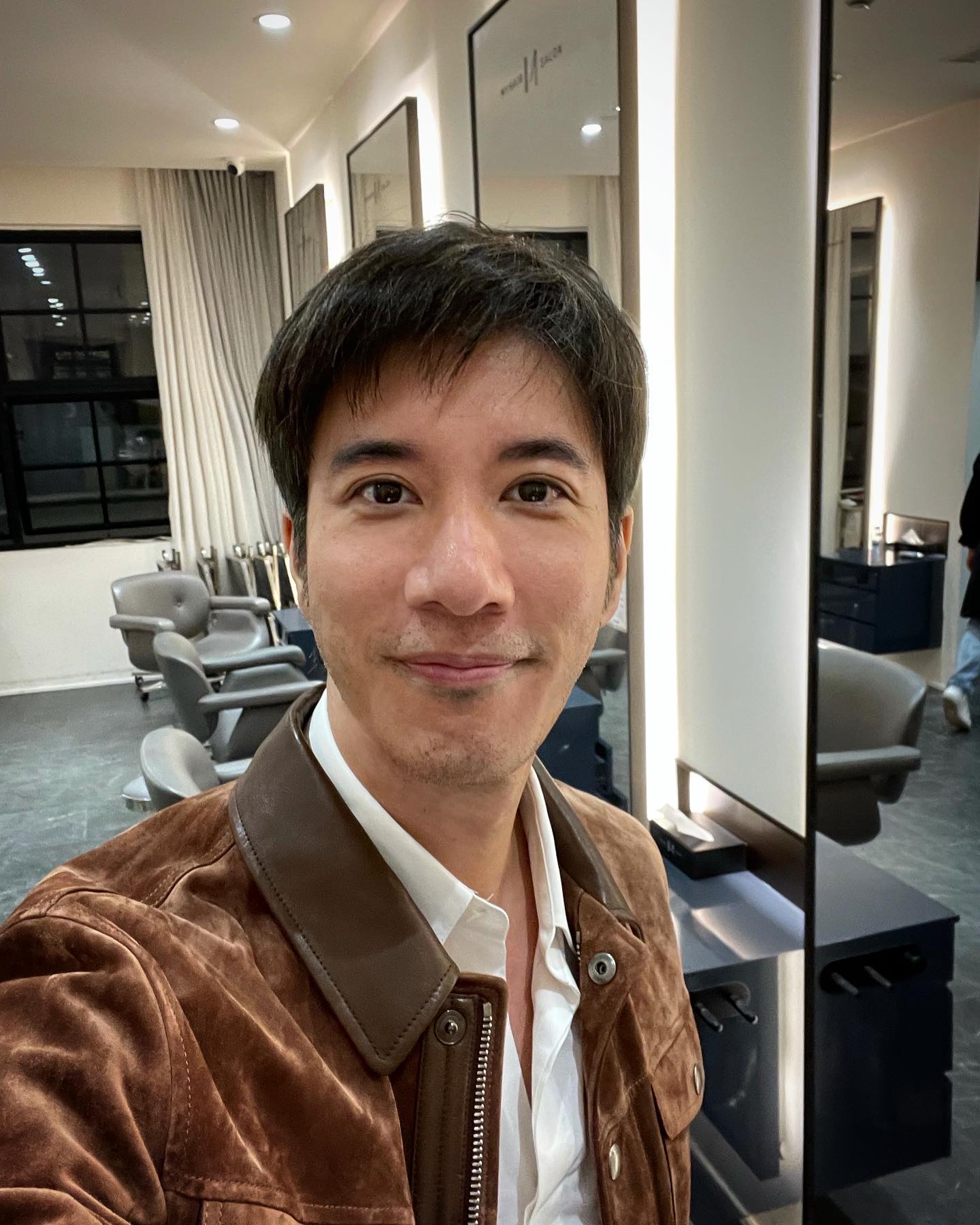 王力宏開演唱會唱到哭！李靚蕾嘲諷「摘下面具做人」敲鎚怒嗆：別再消費