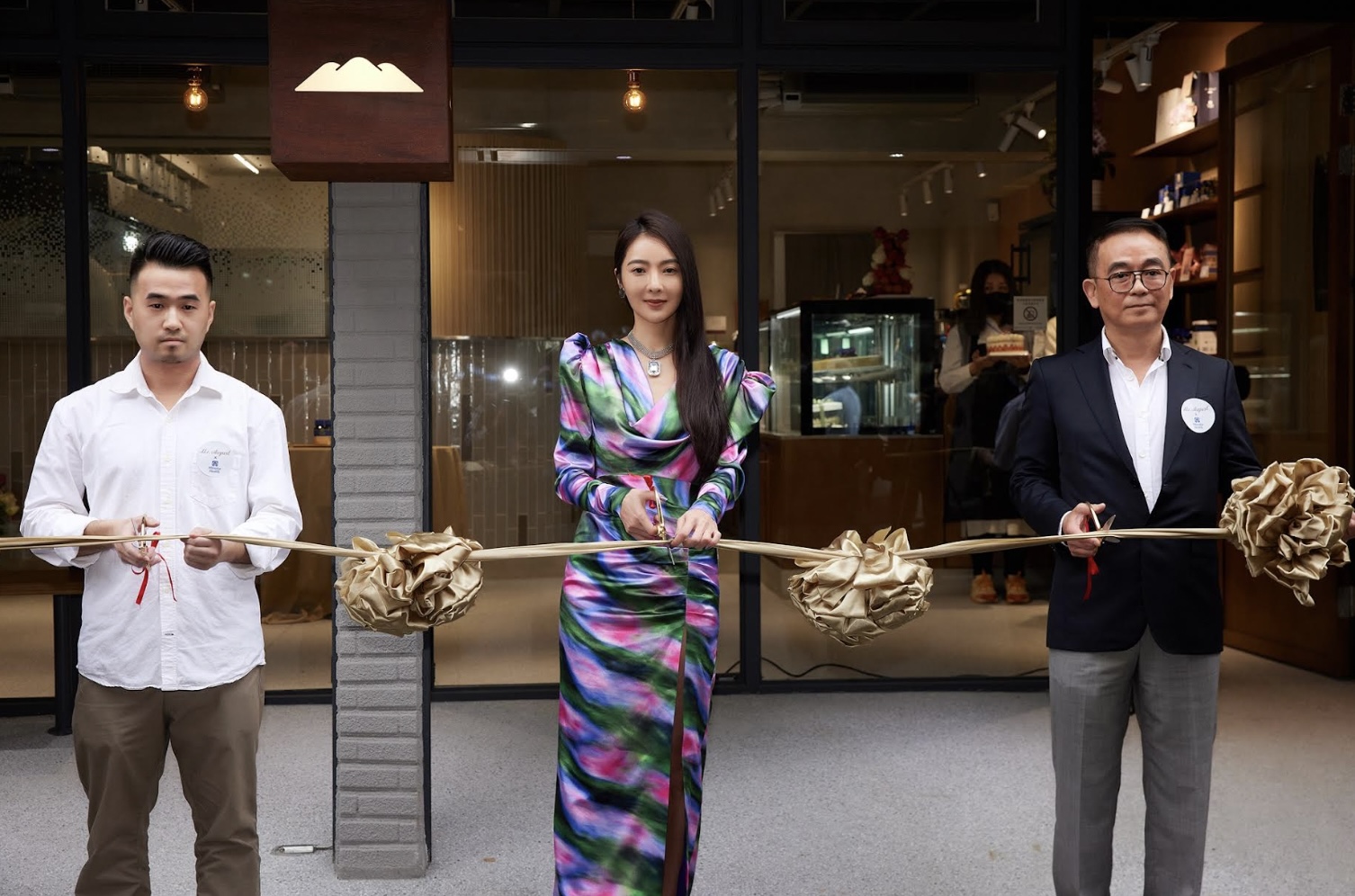 吳速玲靠喝「蜂蜜」養顏瘦身養成美魔女凍齡肌！提倡「好好愛自己」運動享受單身