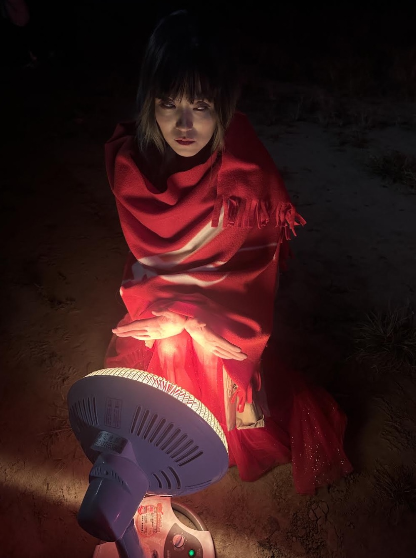 金曲歌后曹雅雯禁忌命案入歌翻玩台語經典！〈13號水門〉扮紅衣女鬼演現代版「倩女幽魂」