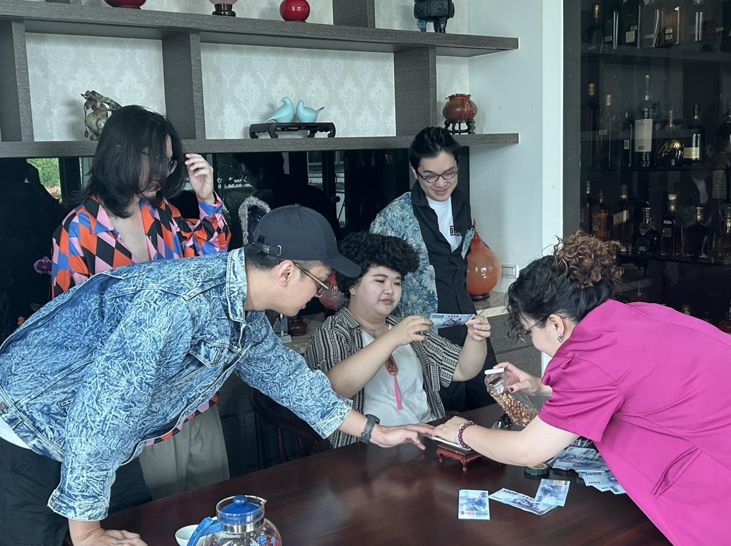 「奇行種樂團」同根生攜手饒舌歌手張伍　為土地公打造另類祈福主題曲〈福福〉！