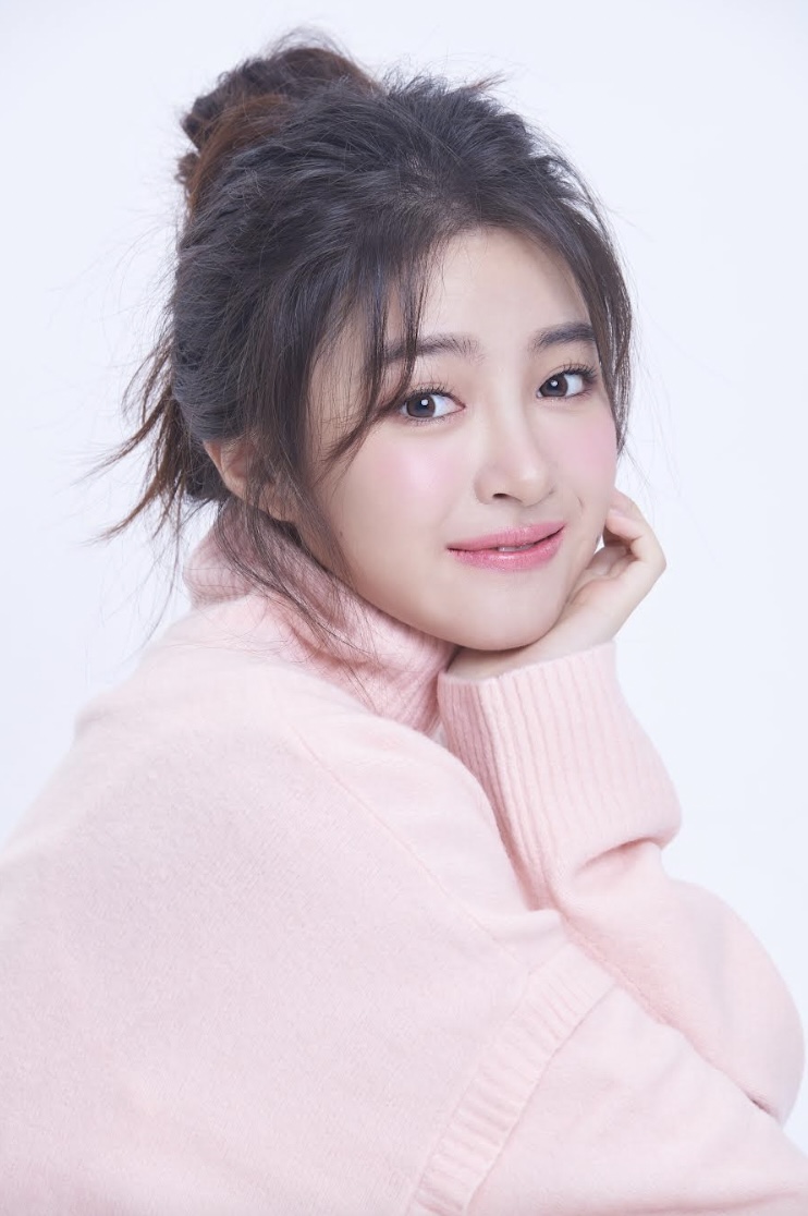 視南韓國民天后IU為榜樣及音樂啟蒙！韓菲坦言：會走歌手這條路是受偶像IU啟發