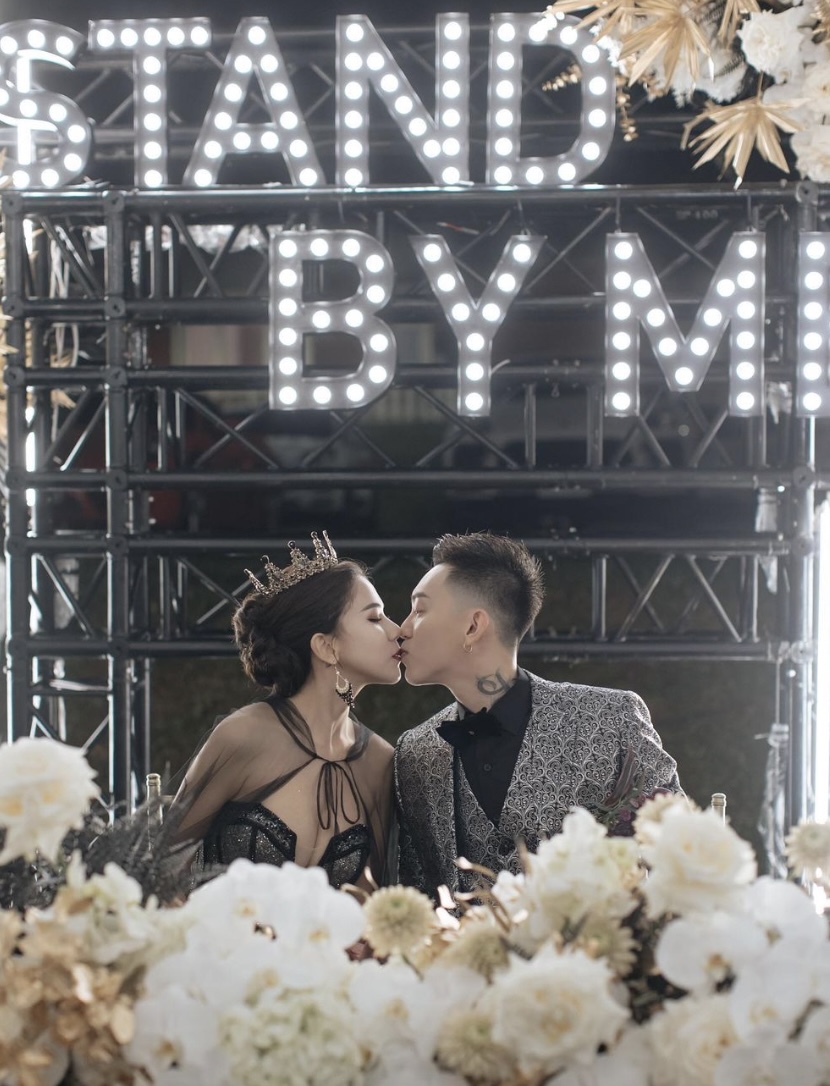 蕾菈掀開緊身豹紋衣辣曬「4個月孕肚」！曝光身體近況：內褲快穿不下了