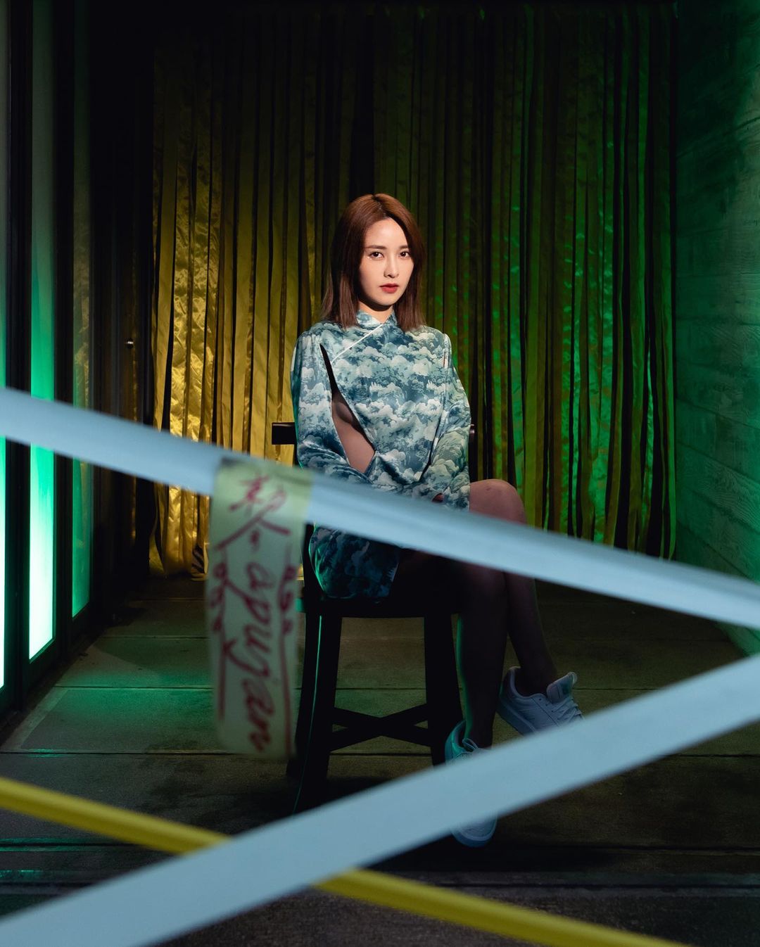 大元參加時裝秀「胳肢窩到骨盆全挖空」！一轉身春光外洩羞喊：那麼辣合理嗎？