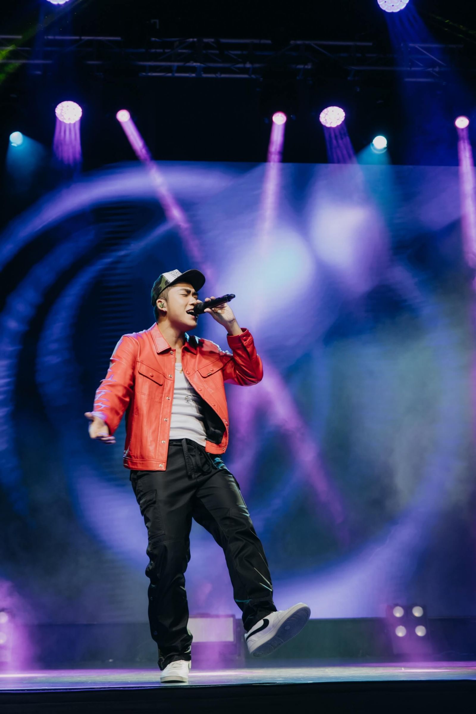 歌壇兩大新生代男神「婁峻碩、高爾宣」化身為領航員！兩大型男隊長代表為登太空港站台