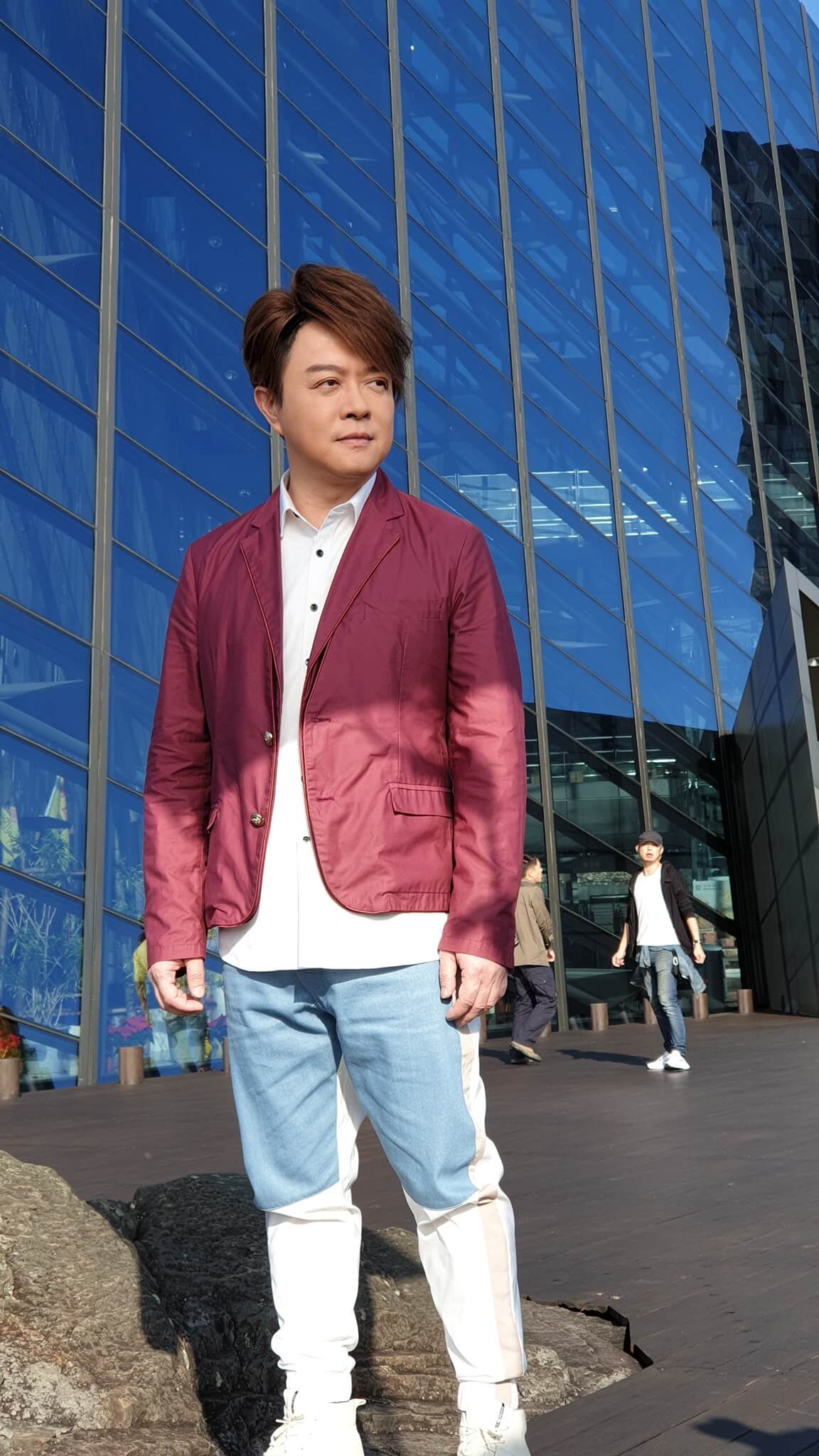 翁立友再爆性騷!要求餐廳服務生「專屬服務」:長得漂亮烤肉太可惜