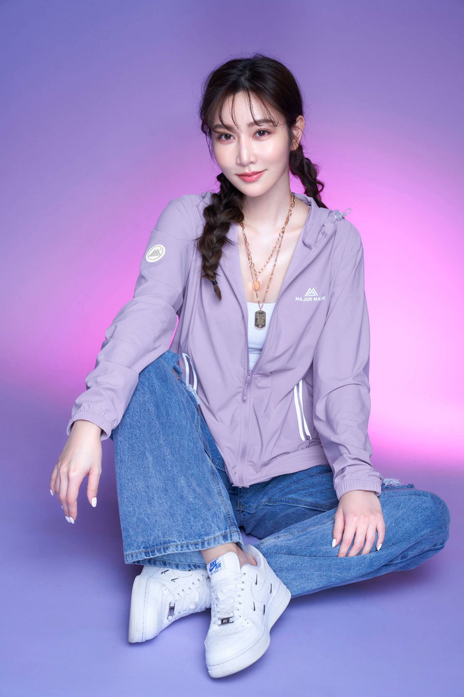 「戲劇女神」曾莞婷走時尚健美風!秀性感馬甲線 瞬間清涼好消暑