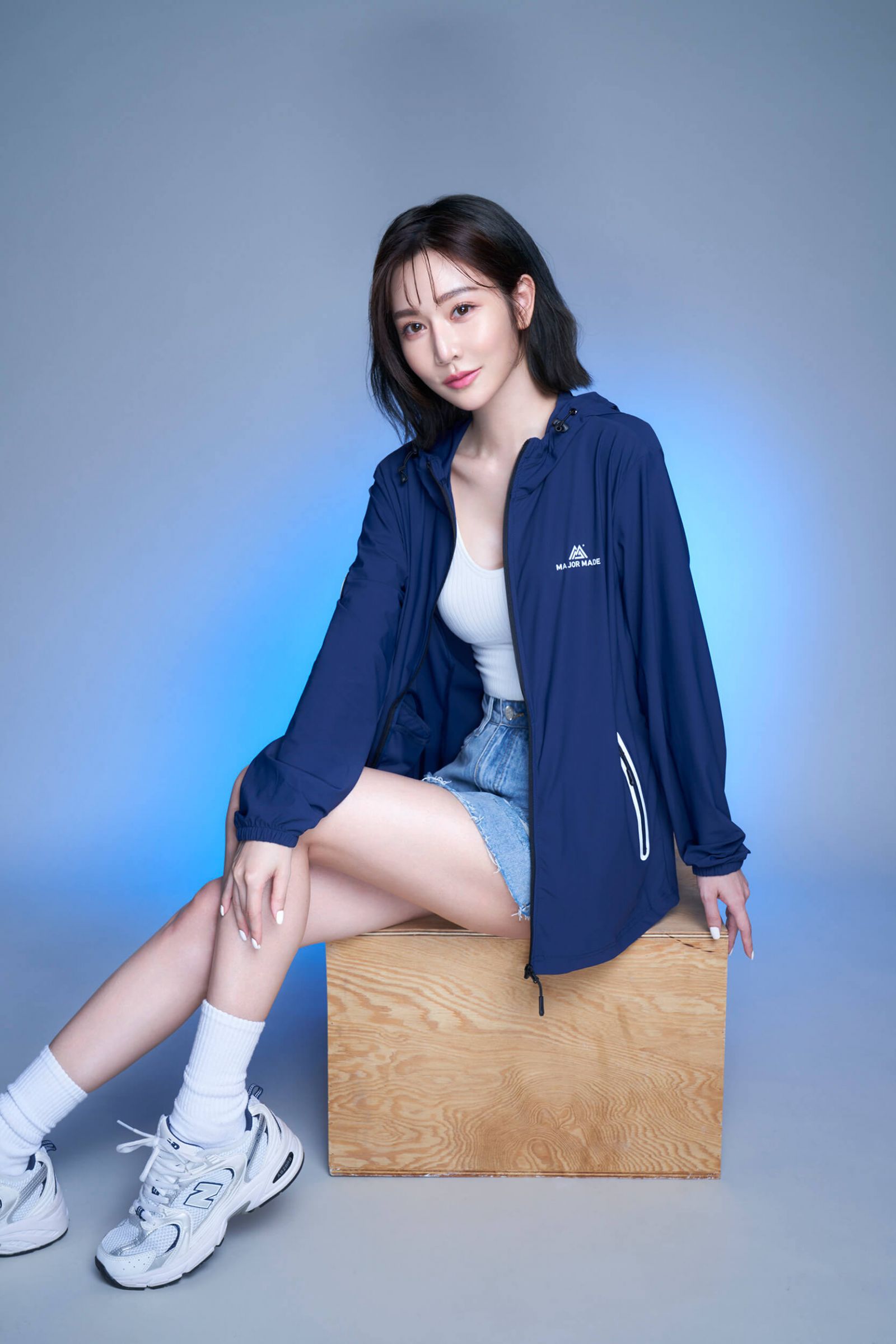 「戲劇女神」曾莞婷走時尚健美風!秀性感馬甲線 瞬間清涼好消暑