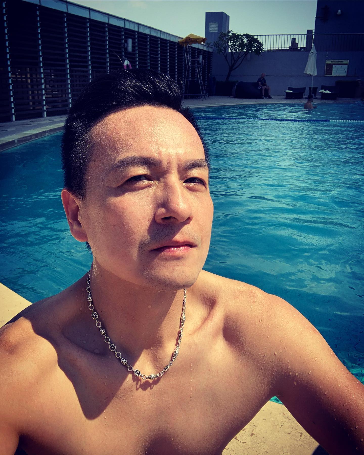 拼命省電費!小鐘逛百貨吹免費冷氣 回家發現崩潰事實:心都涼了