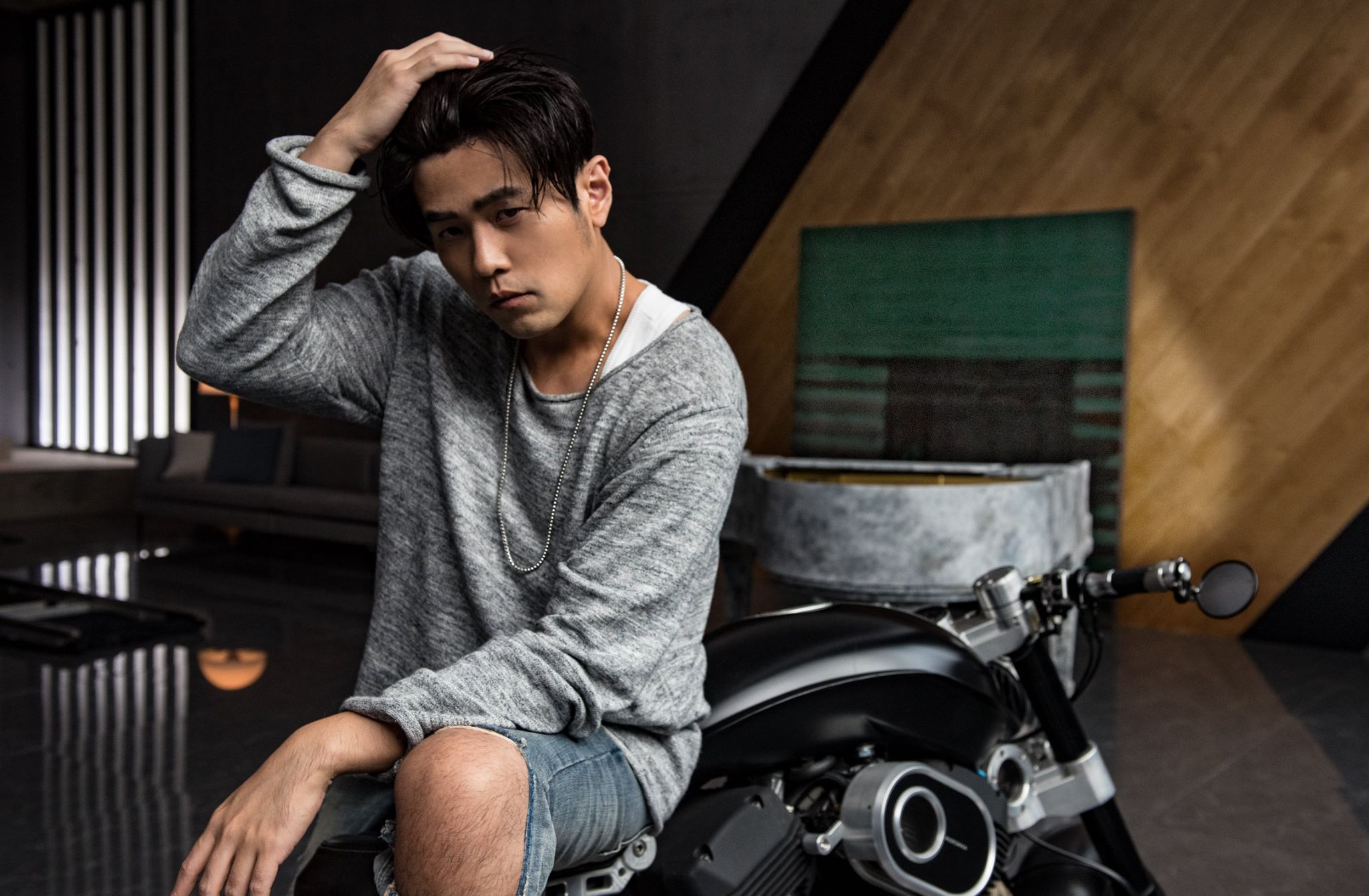 周杰倫找「大咖主持人」上演調虎離山計!雪梨遭粉絲識破瞬間被包圍
