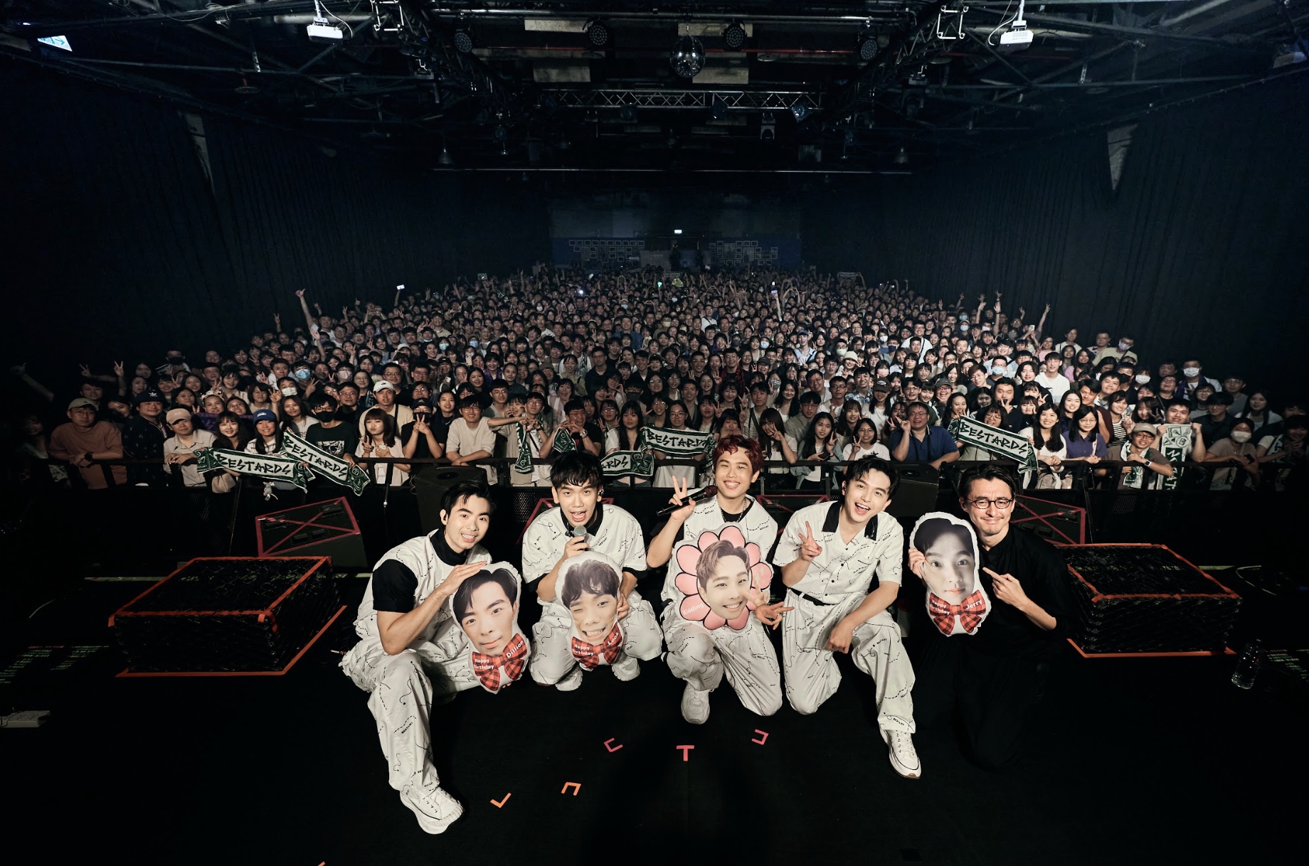 理想混蛋展開「換日線BESTART」巡迴演唱會 9場秒殺完售 唱回最終站台北Legacy 兩千五百名小混蛋朝聖同樂