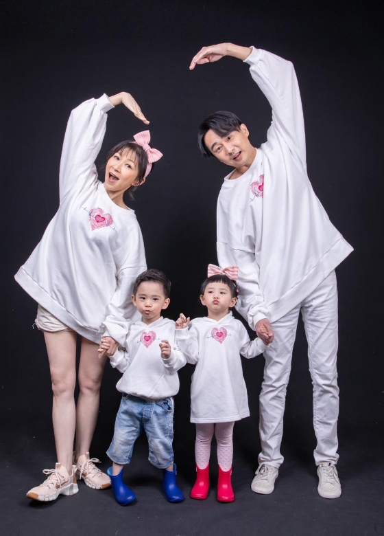 2歲兒喊耳朵痛以為是蚊子叮！「竟是先天疾病」動手術前1句話　女星秒落淚