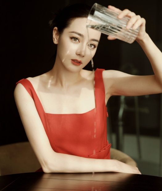 瘋傳熱戀黃景瑜懷孕生子！迪麗熱巴首回應「為什麼會這樣」　親曝消失3個月真相