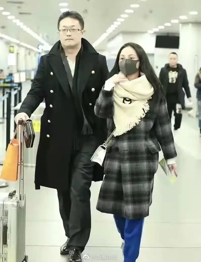 「最強小三」豪門婚疑不保!酒吧幽會高壯男再過夜 摸腿調情畫面全曝光