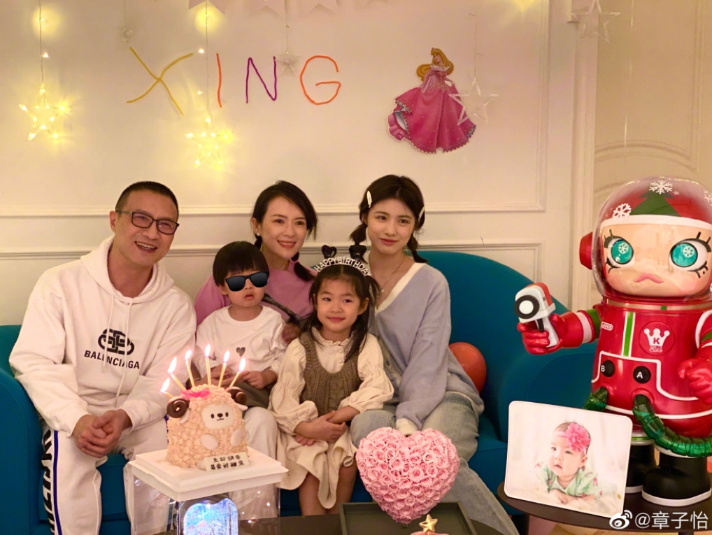 章子怡一家五口遭目擊!汪峰背後環抱閃瞎網 2歲兒肉嘟嘟正臉曝光