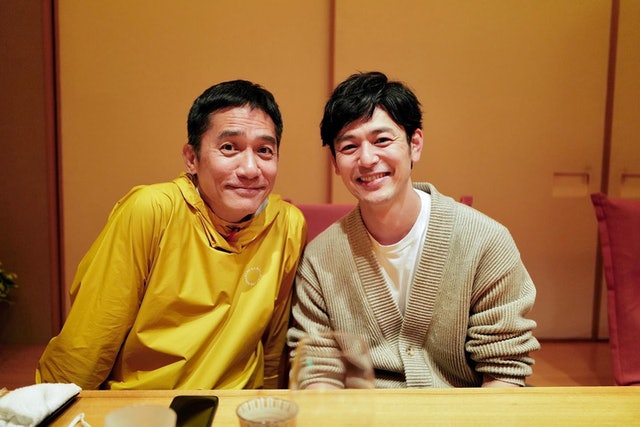 男神的男神!梁朝偉悄悄現蹤日本 妻夫木聰「巧遇偶像」嗨翻:夢幻時刻