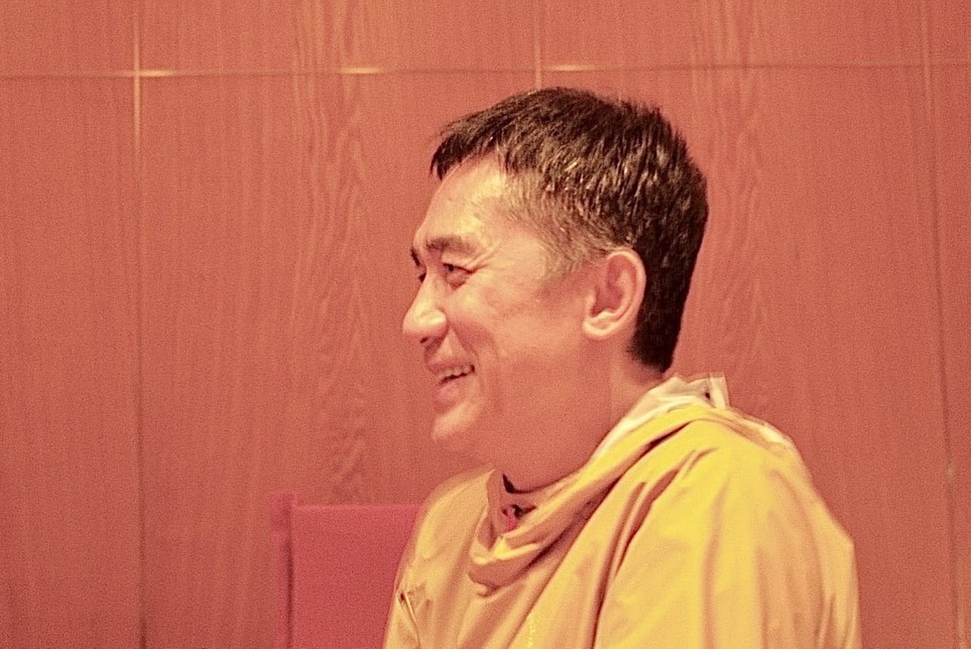 男神的男神!梁朝偉悄悄現蹤日本 妻夫木聰「巧遇偶像」嗨翻:夢幻時刻