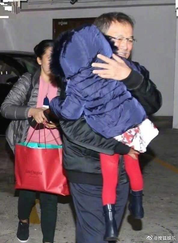 楊冪母親節見女兒?前公公劉丹回應3字 親吐愛孫現況