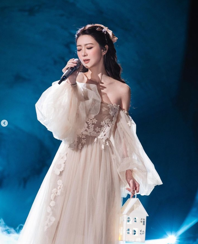 薛凱琪遭嗆「蛇精女」!《乘風破浪》仙氣造型美翻 關鍵字衝熱搜打臉酸民