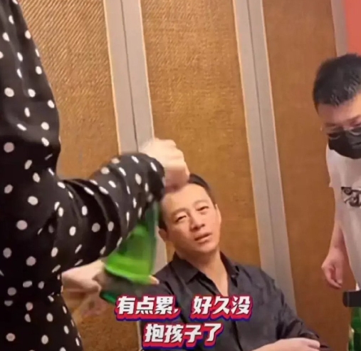 大S甜蜜婚宴照大放閃!汪小菲「抱神秘男童」畫面曝光 一句話曝落寞心聲