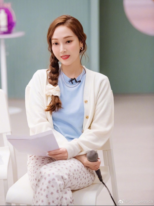 《浪姐3》Jessica語言不通一臉矇!「那英秒掏神器」畫面衝熱搜 陸網笑翻:實現無障礙溝通