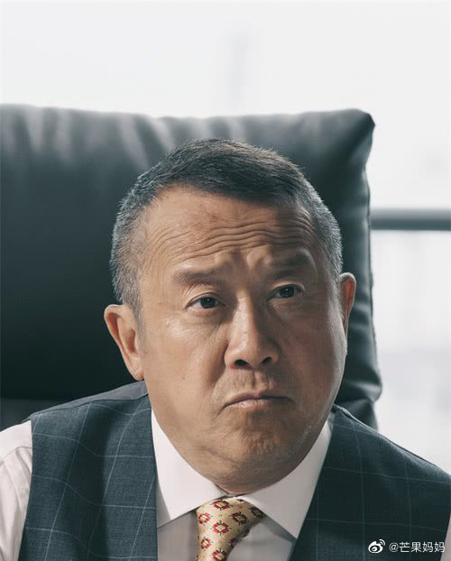 曾志偉才擁吻小40歲辣模!再左擁右抱「2人妻女星」 親密畫面遭轟:明目張膽的色鬼