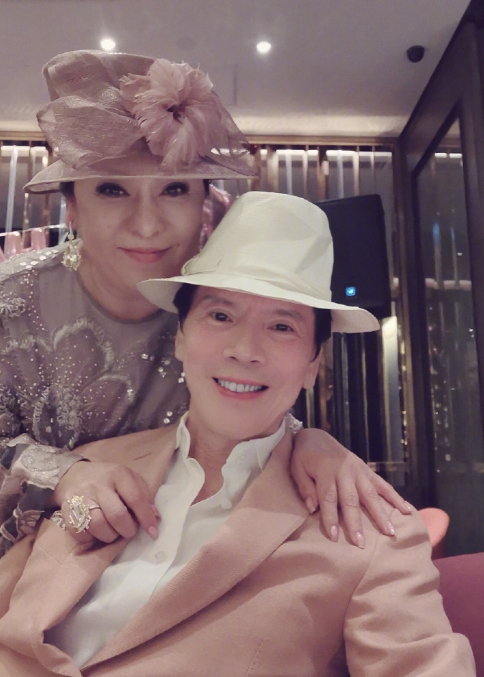 最強媽媽交鋒!向太賣床墊暗諷「離婚也別拿回來」 張蘭回嗆:更年期不允許發瘋