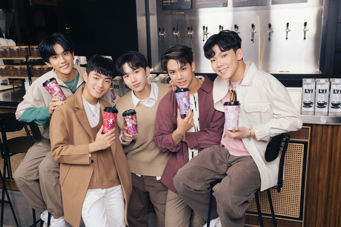 源少年鍾愛cama的OATLY燕麥奶飲品!5款「源氣特調」專屬蒐藏杯套期間限定上市