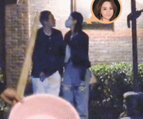離婚醫界王陽明3年爆新戀情!阿嬌街頭親吻「女版陳冠希」 戴情侶手環同遊普吉島