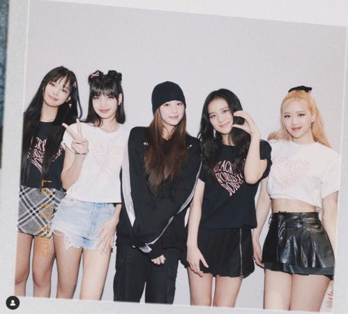 同框BLACKPINK祝Lisa生日快樂!歐陽娣娣「站C位」掀熱議:5人女子團體?