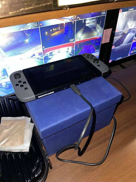 值夜班玩Switch!住戶狂轟保全「過太爽」 慘遭網友吐槽
