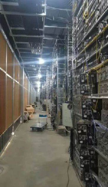一天狂撈3億!四川礦場「21萬台礦機」照片曝光 網友全看傻