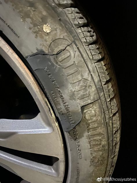 輪胎破洞人彈飛!LPL選手駕車「撞巨石」險出意外 網:真命大