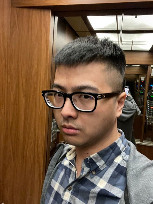 暈船了?依渟零距離「靠丁特身上」 直播澄清再曝1貼心暖舉