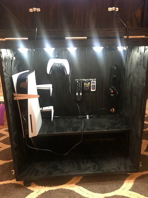 老婆不準打電動!他自製「PS5遊戲箱」就地開玩 網全讚爆