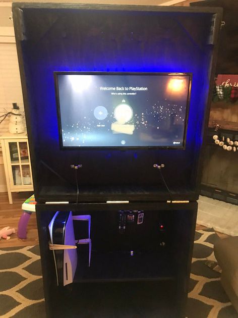 老婆不準打電動!他自製「PS5遊戲箱」就地開玩 網全讚爆