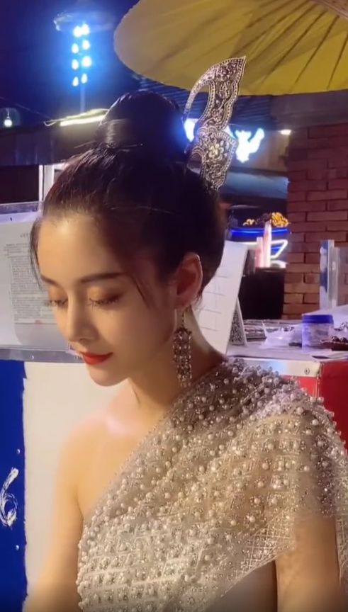 把自己整成迪麗熱巴！網紅曝光「整形前舊照」網全看傻