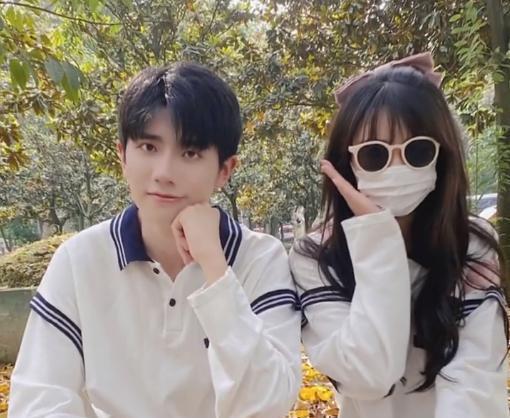  瘋傳神秘替身論！抖音「不露臉正妹」罕曬自拍　網：這不是妳