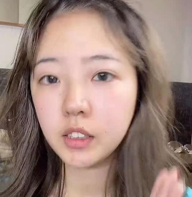 曾認了「臉是歪的」！正妹網紅「素顏曝光」　網驚：皮膚好差