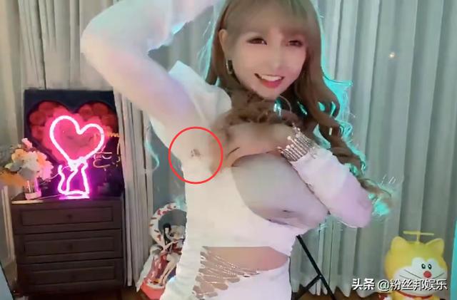 動作太激烈「差點被ban」！實況兇妹「撐爆上衣」網全看傻