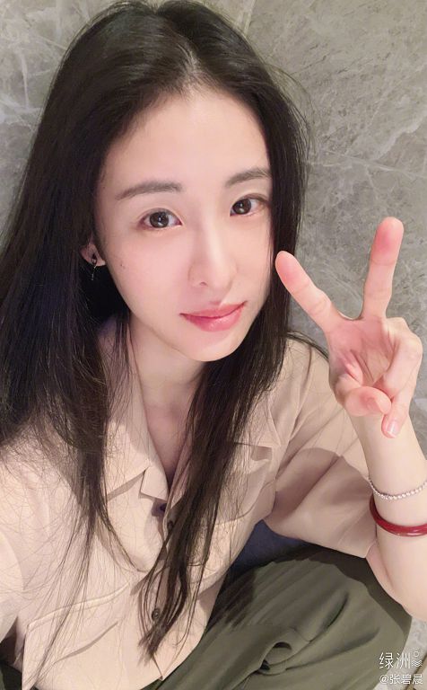 自稱華晨宇老婆!女網友曬「上半身沒穿」私密片爆:張碧晨是小三
