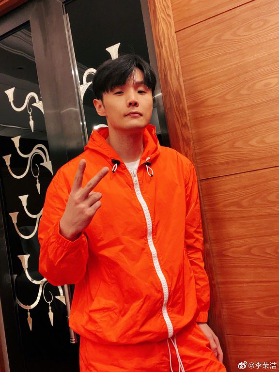 網友氣炸「聽李榮浩就想吐」！本尊現身「神回覆」網全笑歪